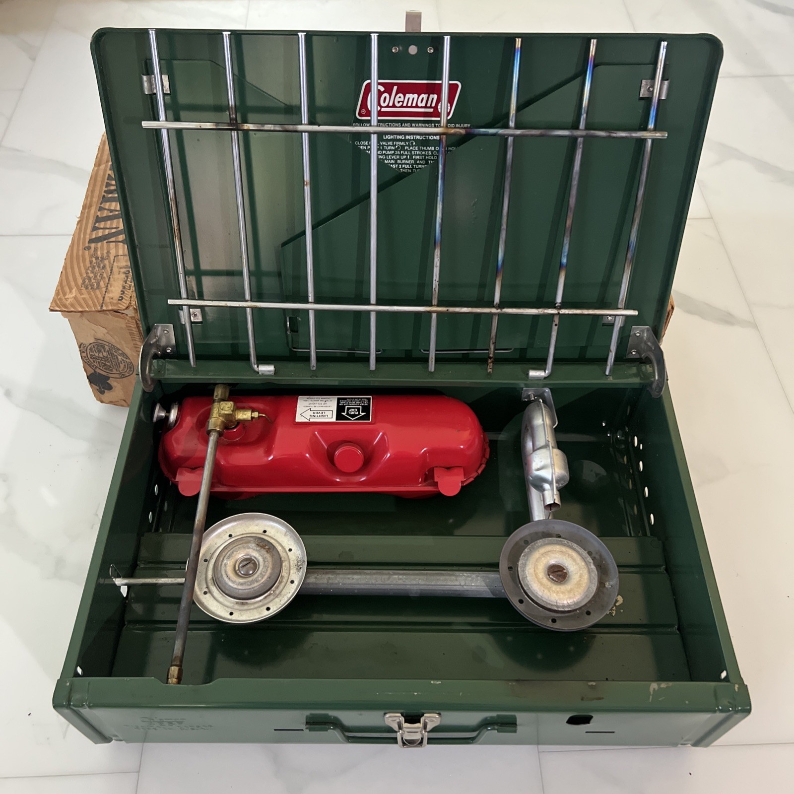 1979 Coleman Camp Stove 2 Burner Model 425F499 w/Original Box USA