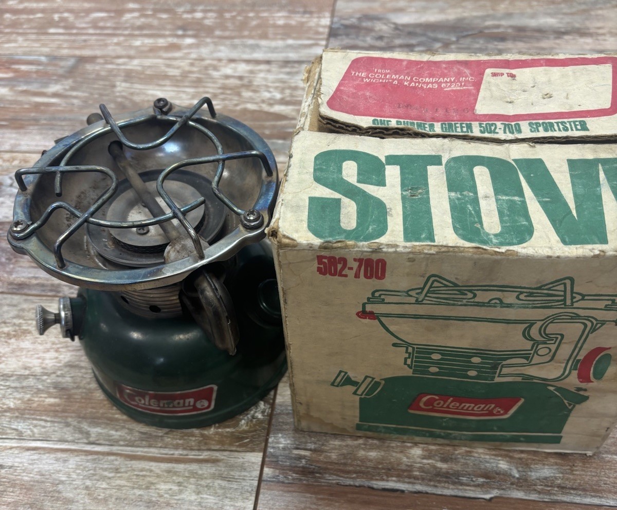 Vintage COLEMAN 502-700 SPORTSTER Portable Camp stove in original box 1976