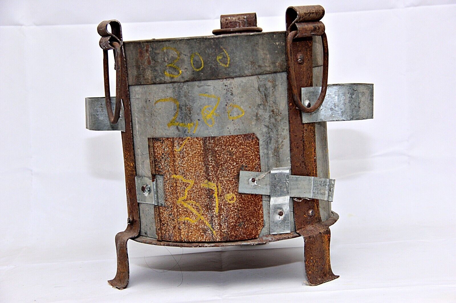 Vintage Iron Sigdi Angeethi: Traditional Indian Stove, Heater & Ashtray