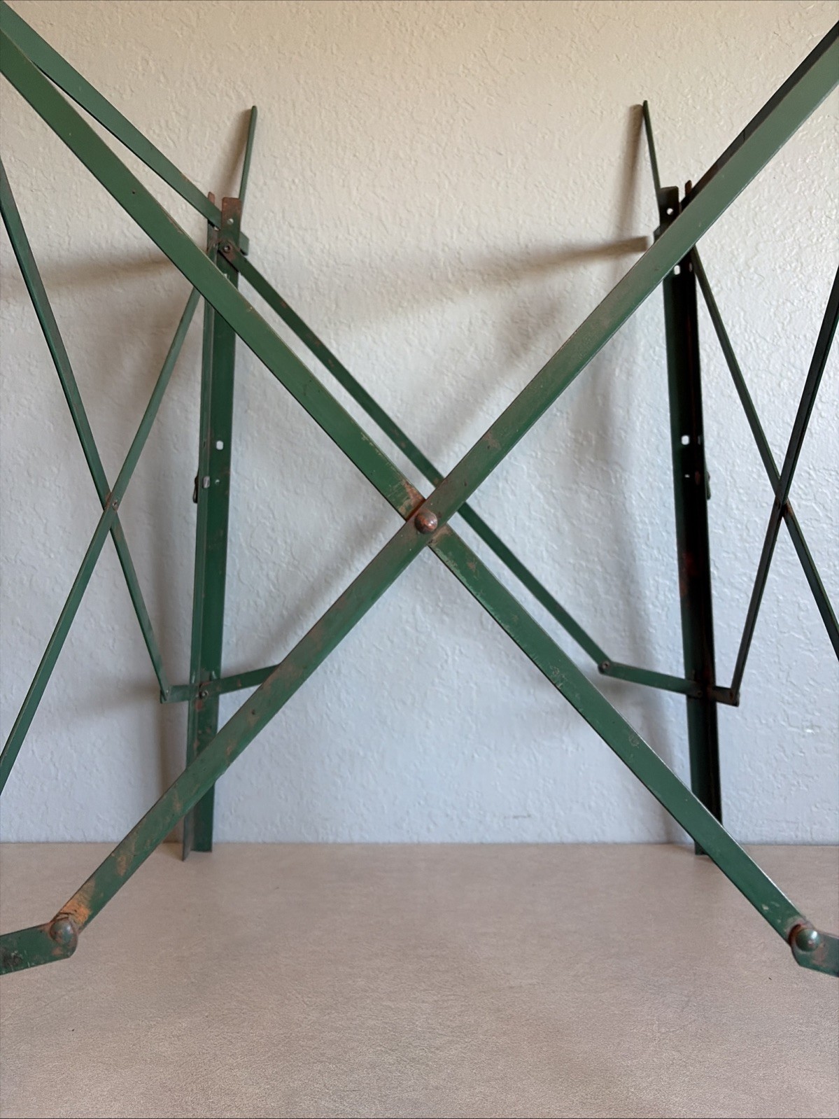 Vintage Coleman Heavy Steel Green Stove Cooler Folding High Stand No. 10 w/ Box