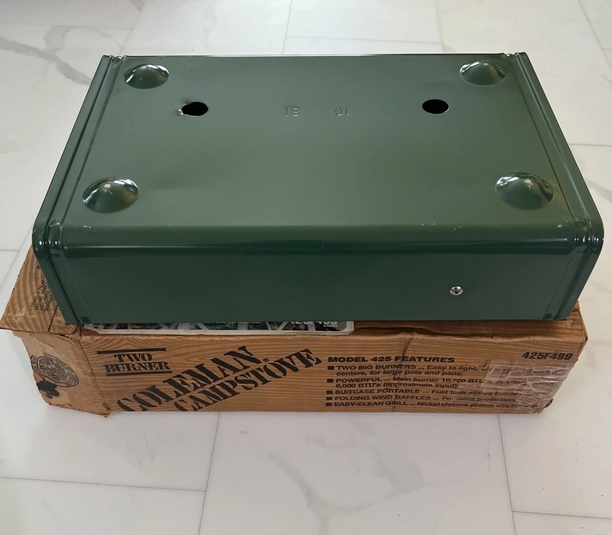1979 Coleman Camp Stove 2 Burner Model 425F499 w/Original Box USA