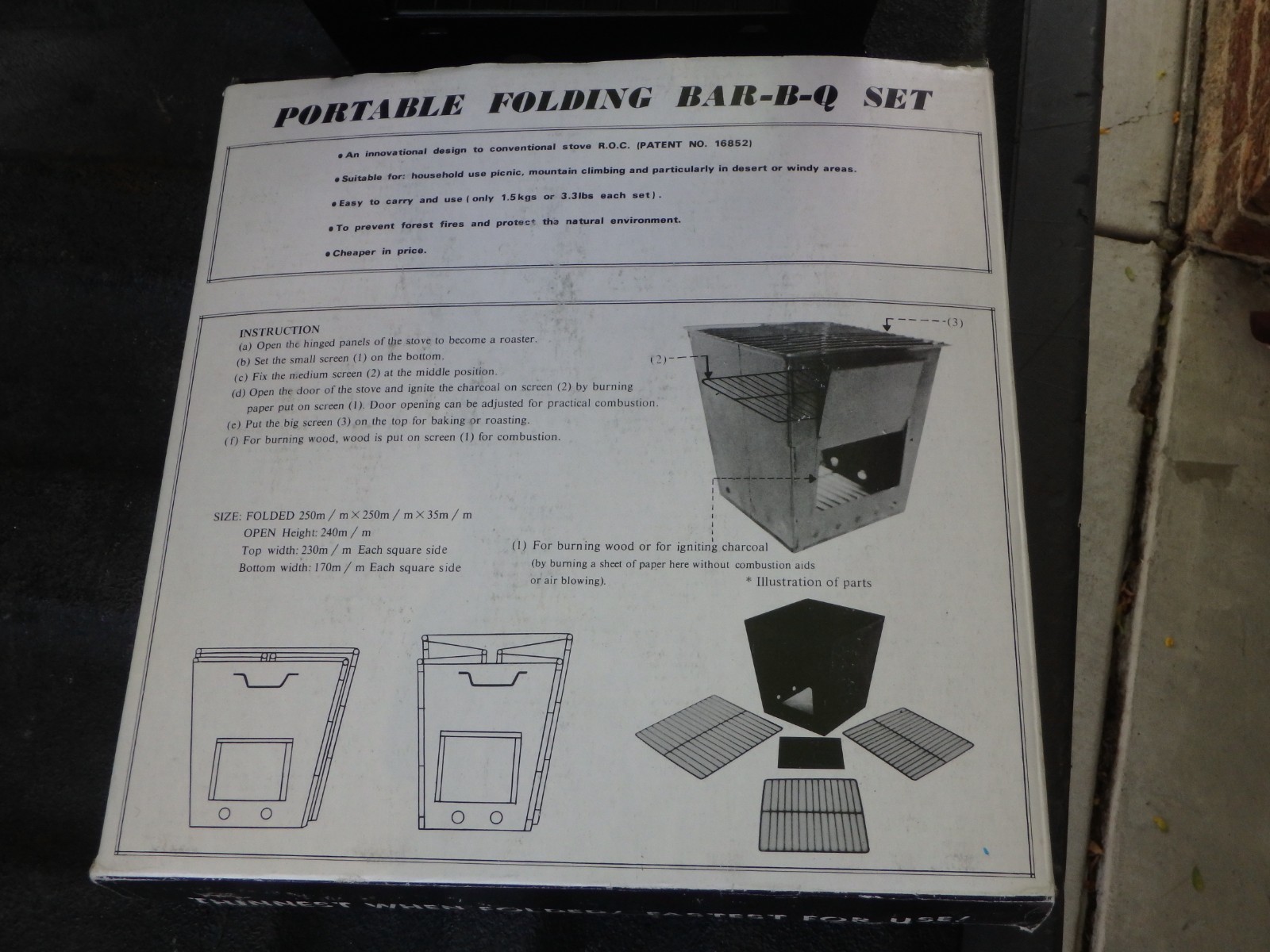 COLEMAN PORTABLE FOLDING BAR B Q SET
