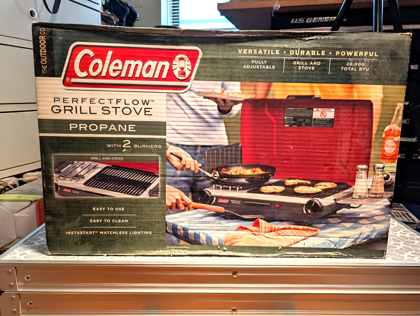 New Coleman Perfectflow Grill Stove Propane 20,000 BTU