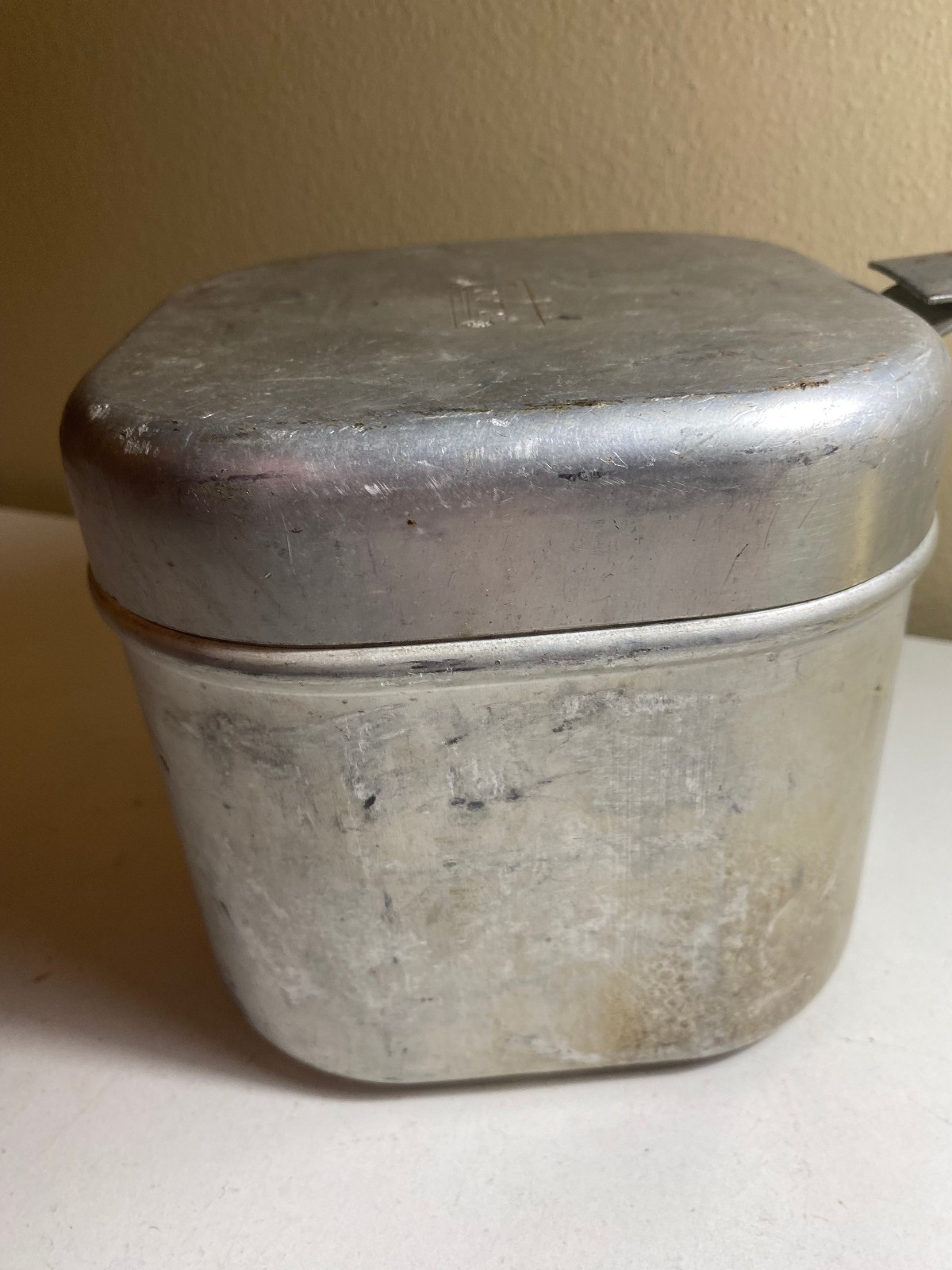 Vintage Coleman Camp Stove 502-700 Burner Metal Carrying Case Container 1976