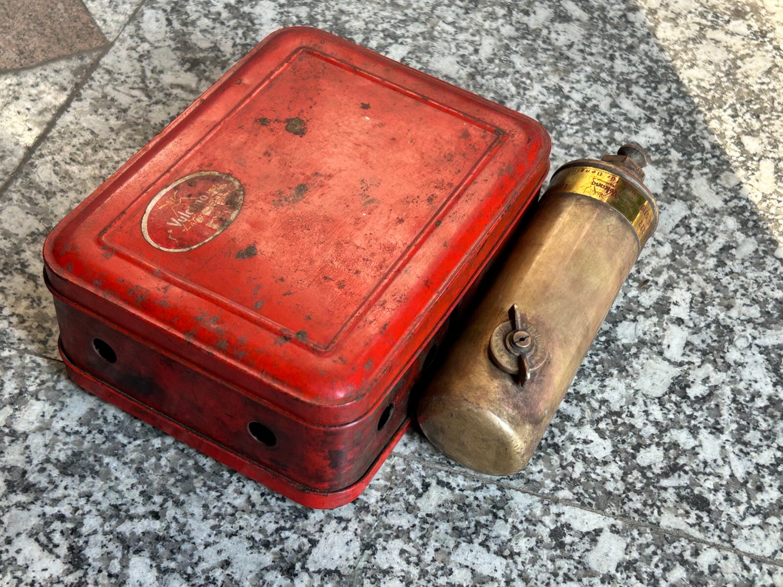 OLD VINTAGE VULCANO ALEMANIA BRASS KEROSENE CAMP STOVE WITH ORIGINAL TIN BOX