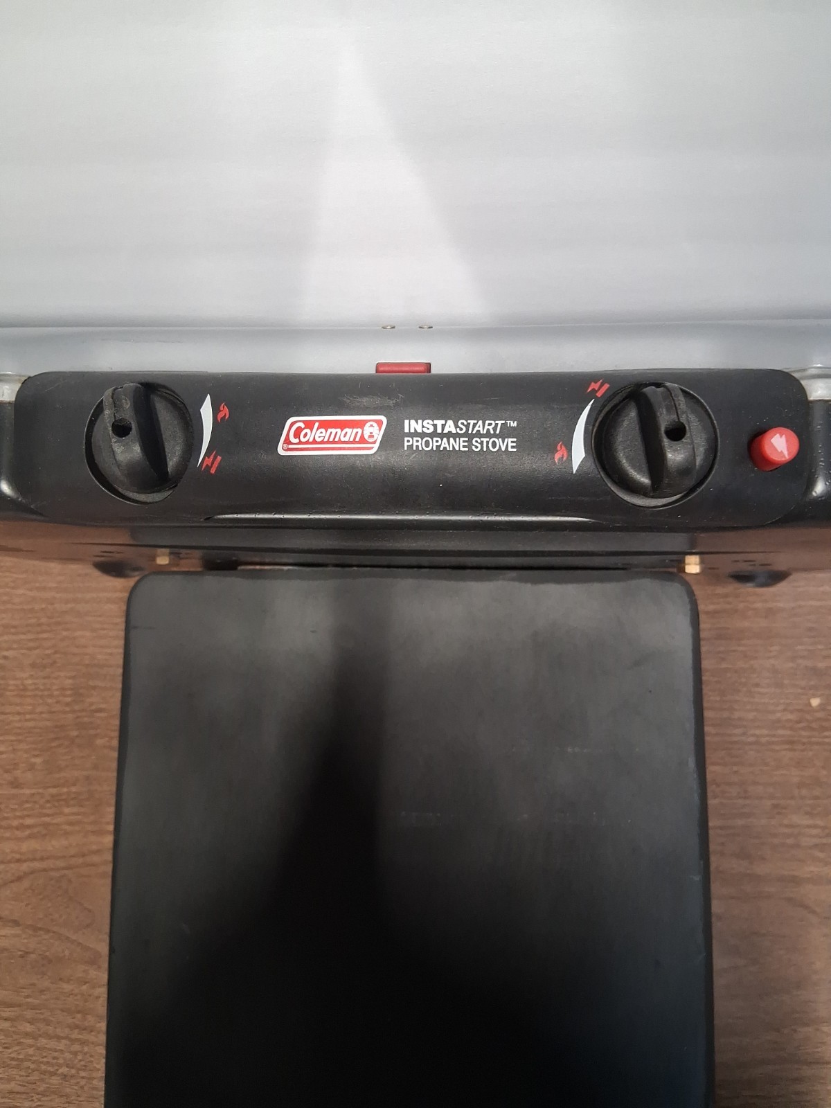 COLEMAN MODEL 5469 SERIES 10,000 BTU 2 BURNER PROPANE CAMPING STOVE NEVER USED.