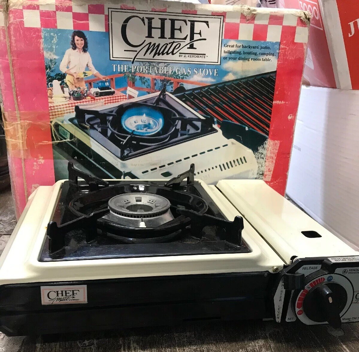 VINTAGE CHEF MATE BY KEROMATE PORTABLE BUTANE GAS STOVE