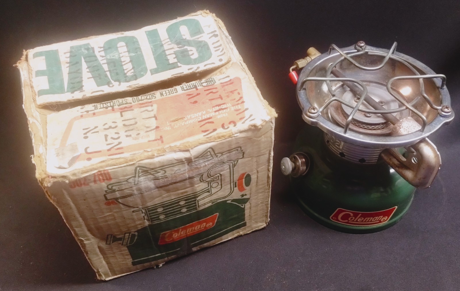 February 1972 COLEMAN No. 502 Single Burner Camp Stove with Box