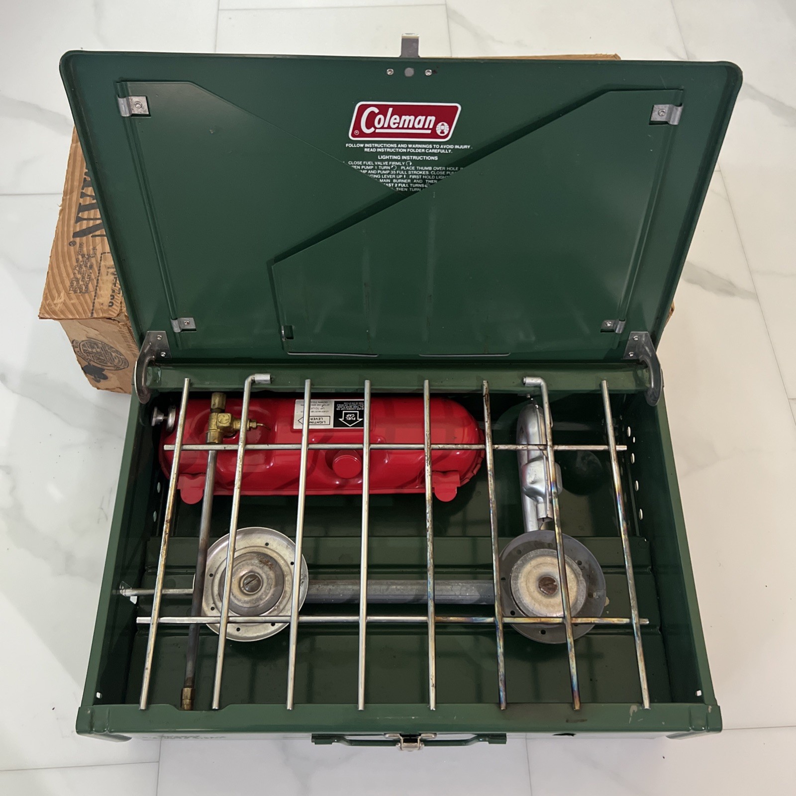 1979 Coleman Camp Stove 2 Burner Model 425F499 w/Original Box USA