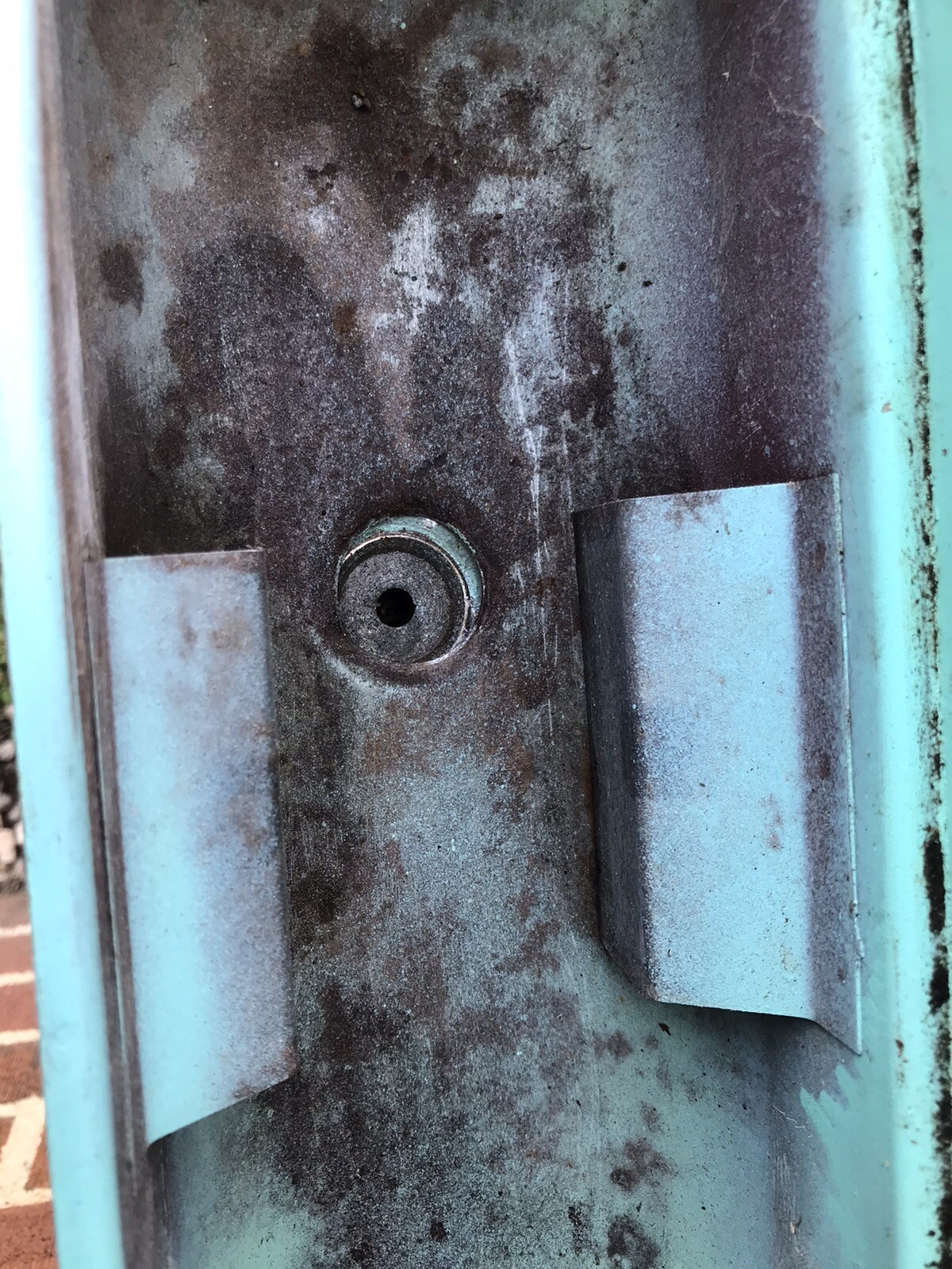 VTG 3 BURNER OUTDOOR TURQUOISE STOVE 39.5” TALL X 35 X 14 1/3” DEEP