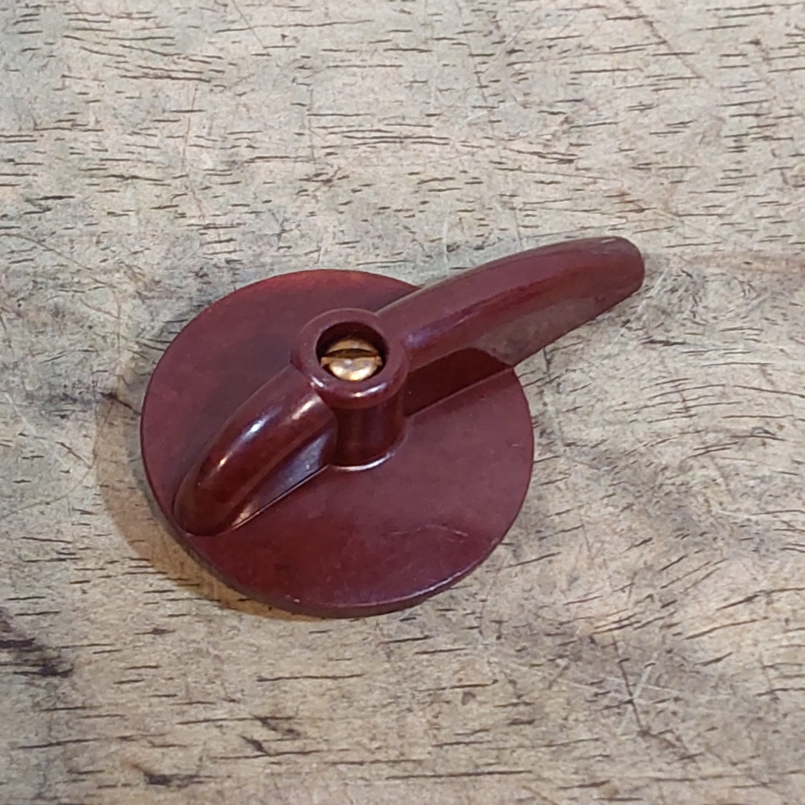 M1950 Wyott Military Stove – Valve Wheel Knob and Screw – Melted on edge