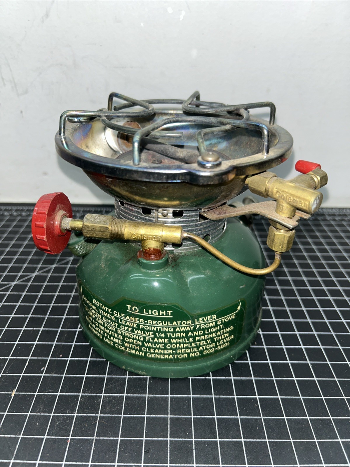 1967 COLEMAN SPORTSTER STOVE 502 W/ ALUMINUM CASE COOK POT