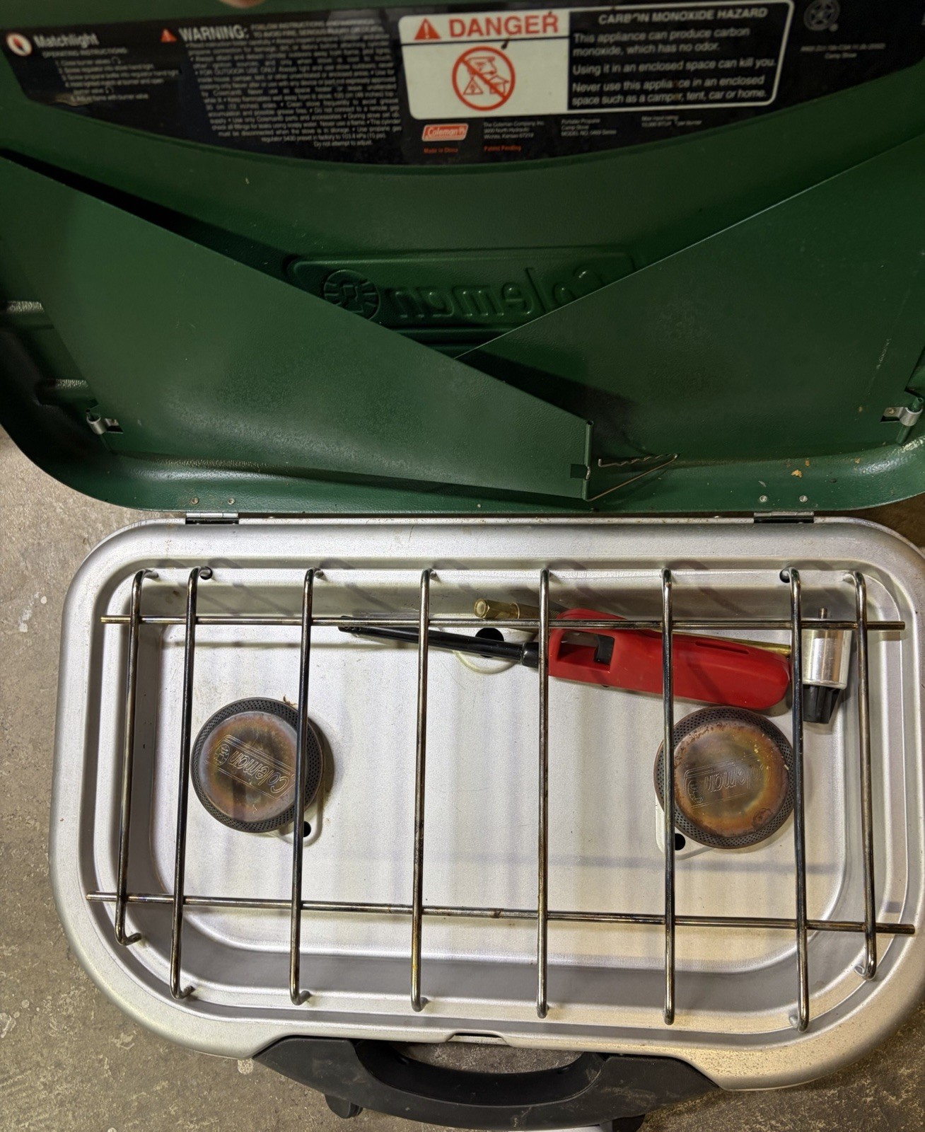 COLEMAN MODEL 5469 SERIES 10,000 BTU 2 BURNER PROPANE CAMPING STOVE