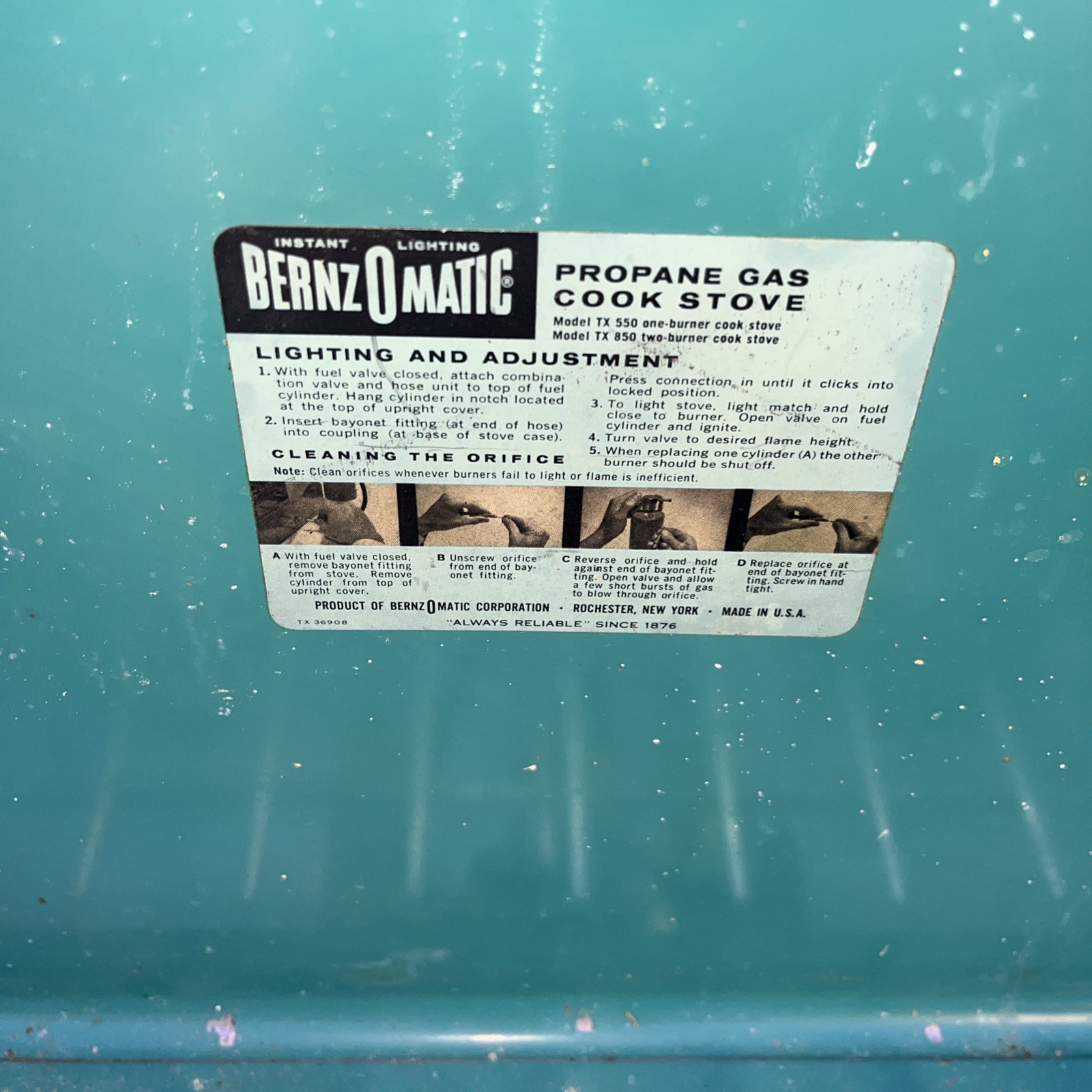 Vintage BernzOMatic Two Burner Propane Camp Camping Stove TX850 RARE In Box