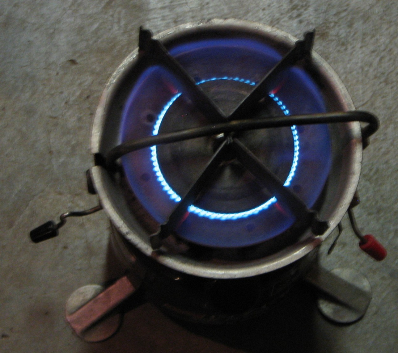VINTAGE 1980s Coleman Peak 1 Model 400 Camping Stove w/Funnel/Filter Works Well