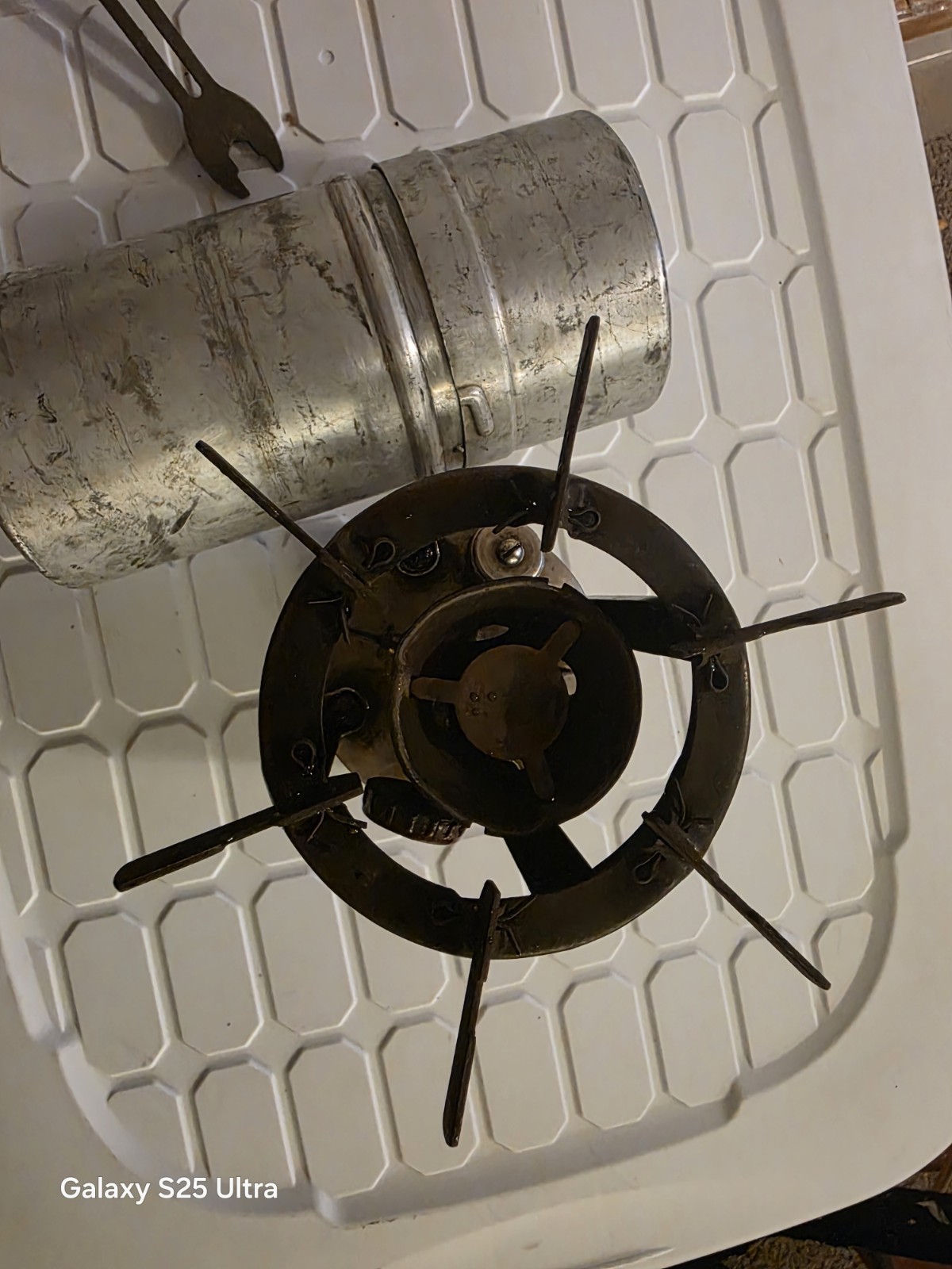 Vintage 1947 Coleman 530 GI Pocket Stove A47 Brass Camp Cooker w Aluminum Case