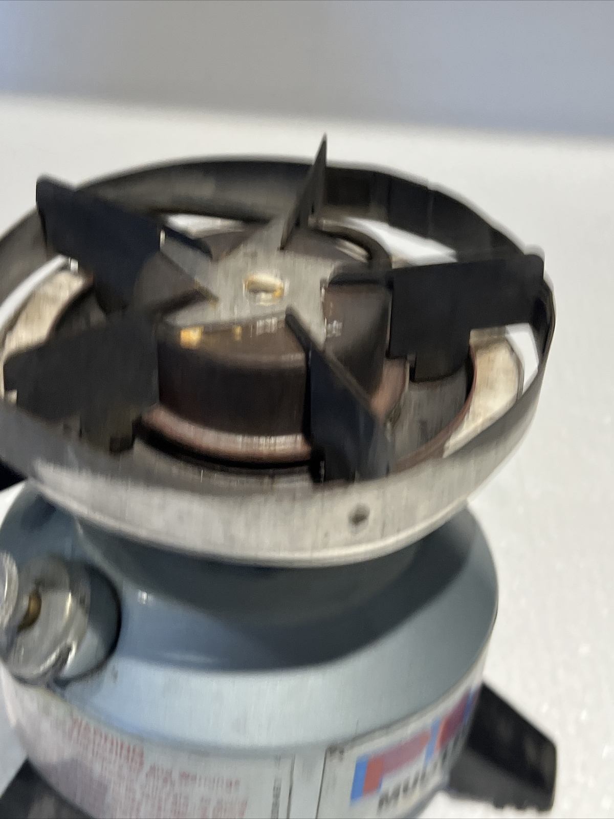 Coleman Peak 1 Multi Fuel Camp Stove Model 550B Vintage Untested