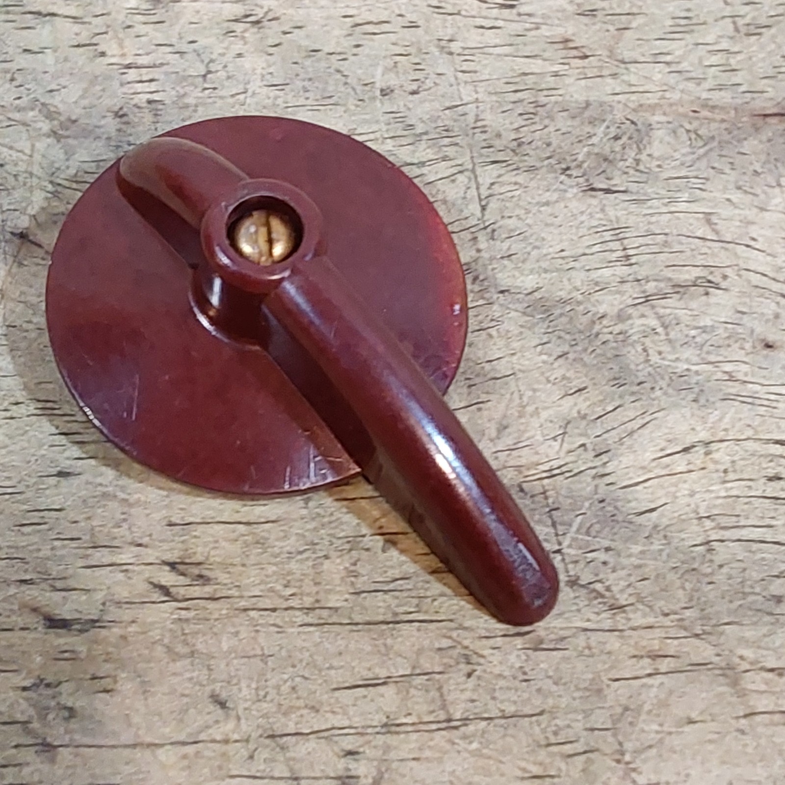 M1950 Wyott Military Stove – Valve Wheel Knob and Screw – Melted on edge
