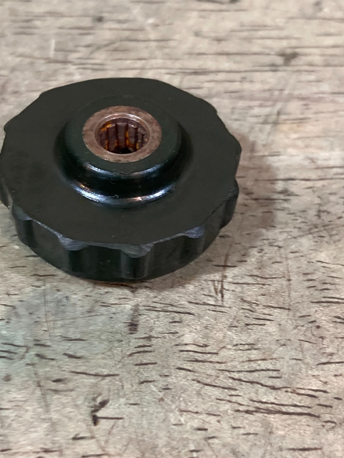 Rogers 523 Stove – Valve Wheel Knob and Screw – Off un-fired Stove