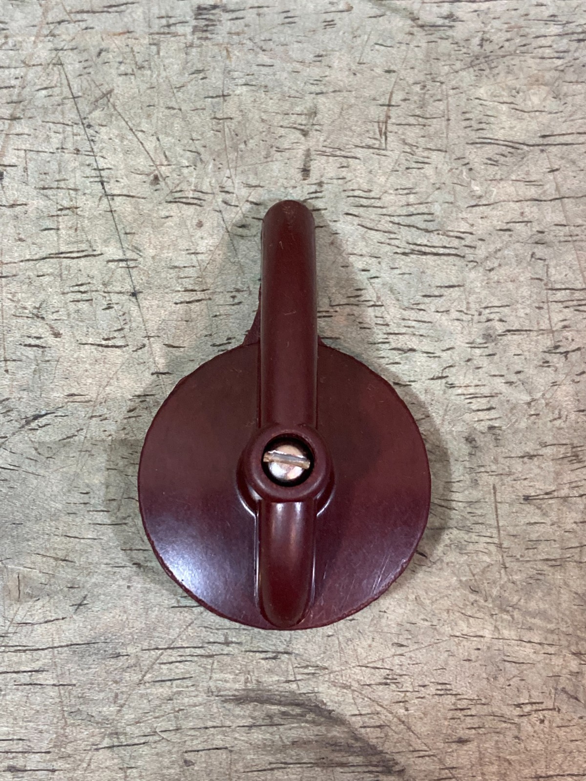 M1950 Coleman Stove – Valve Wheel Knob and Screw