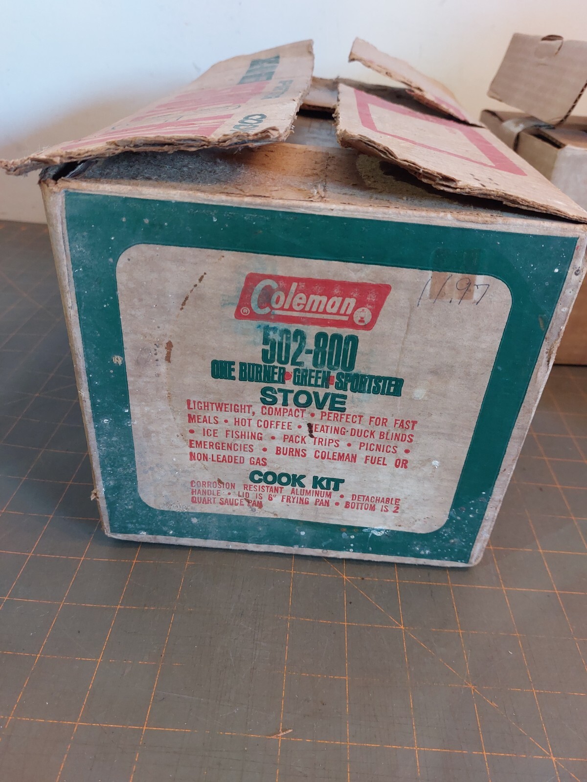 COLEMAN 502-700 SINGLE BURNER CAMP STOVE 1970 w BOX 502-800 Kit