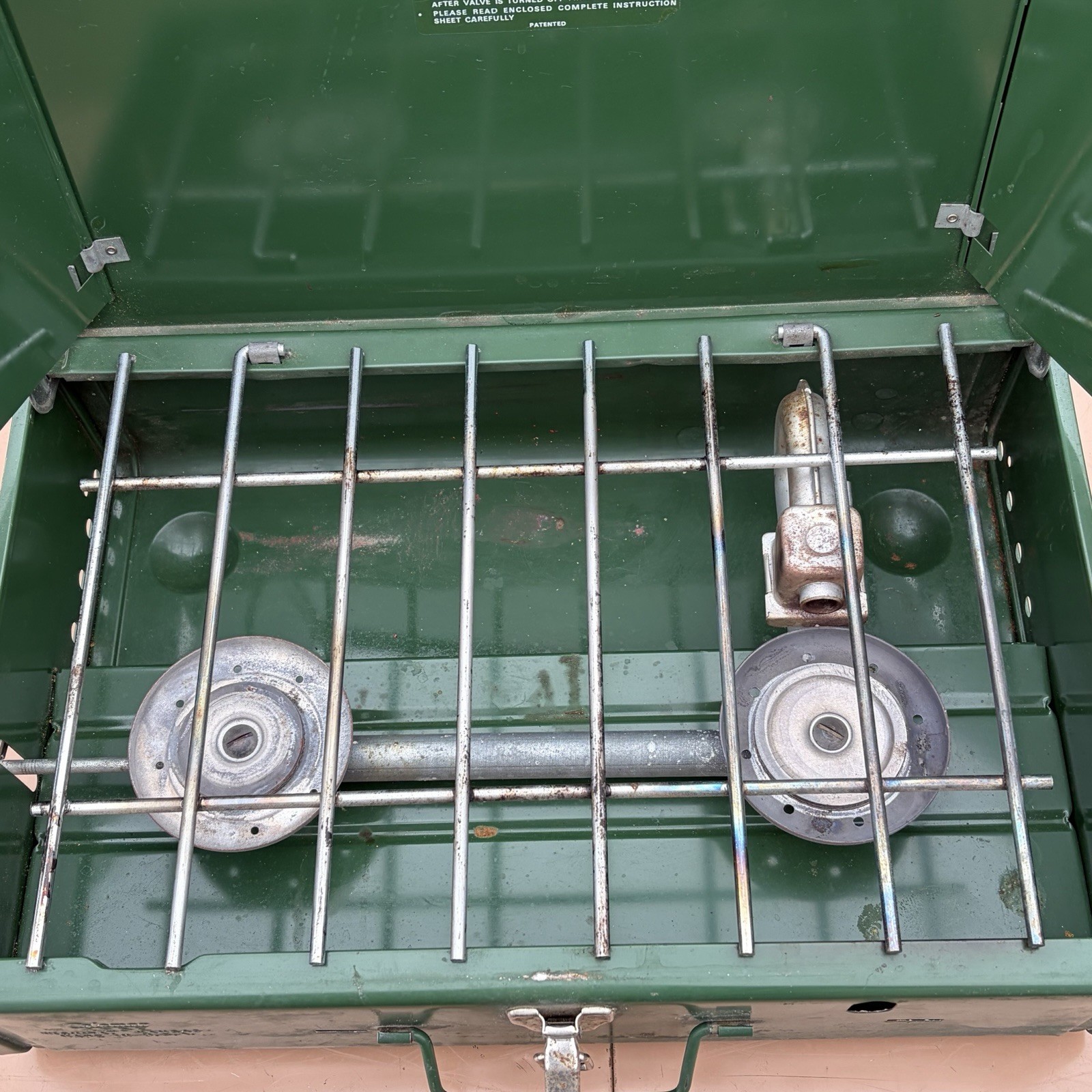 Vintage Coleman 425E Dual Burner Camp Stove 1978 Working No Box USA Prepper !