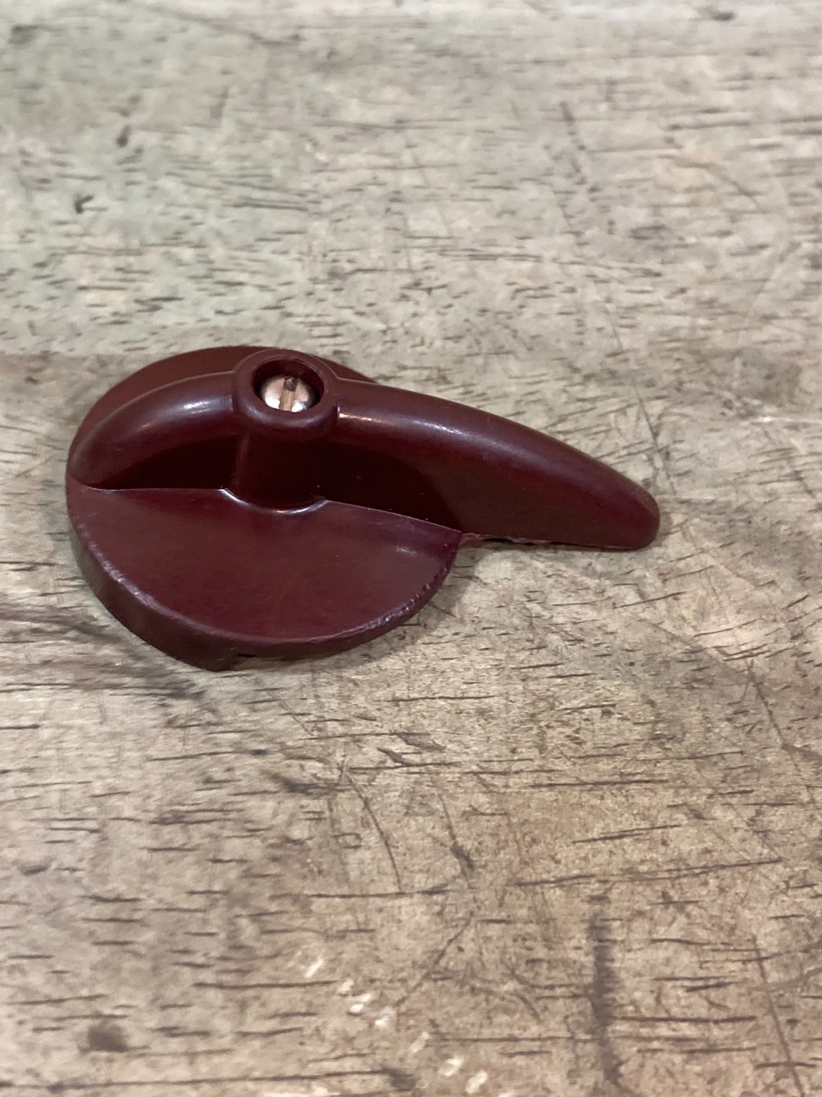 M1950 Coleman Stove – Valve Wheel Knob and Screw