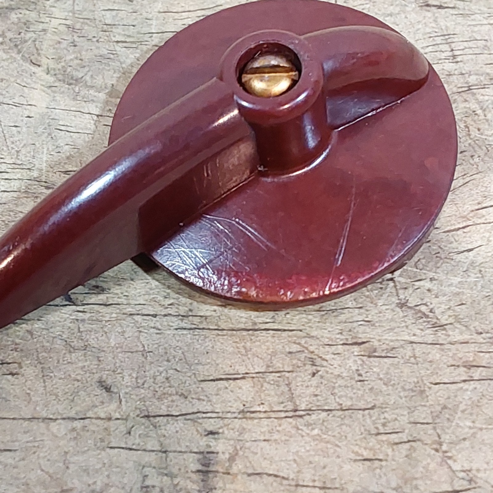 M1950 Wyott Military Stove – Valve Wheel Knob and Screw – Melted on edge