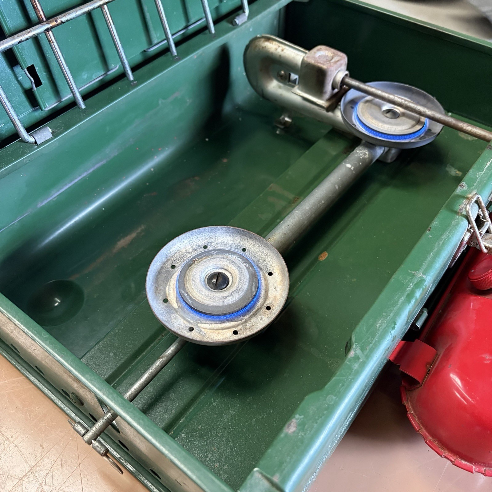 Vintage Coleman 425E Dual Burner Camp Stove 1978 Working No Box USA Prepper !