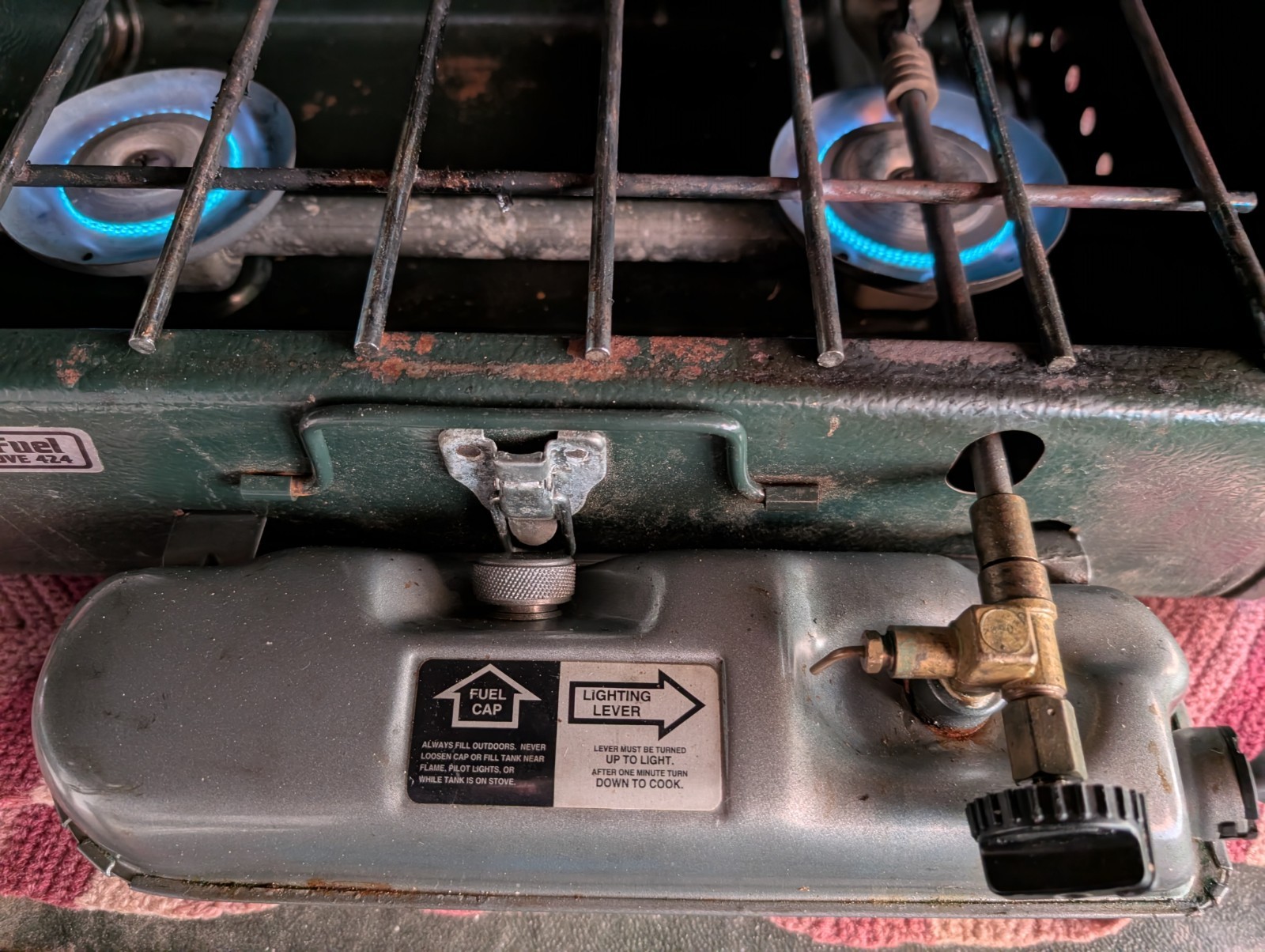 Coleman Dual Fuel Campstove 424 2-Burner Portable Camping Stove W/Carry Case
