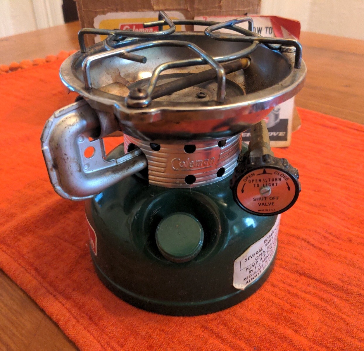 VinTagE 1979 COLEMAN SPORTSTER CAMP STOVE Model 502-700 w Box and Manual