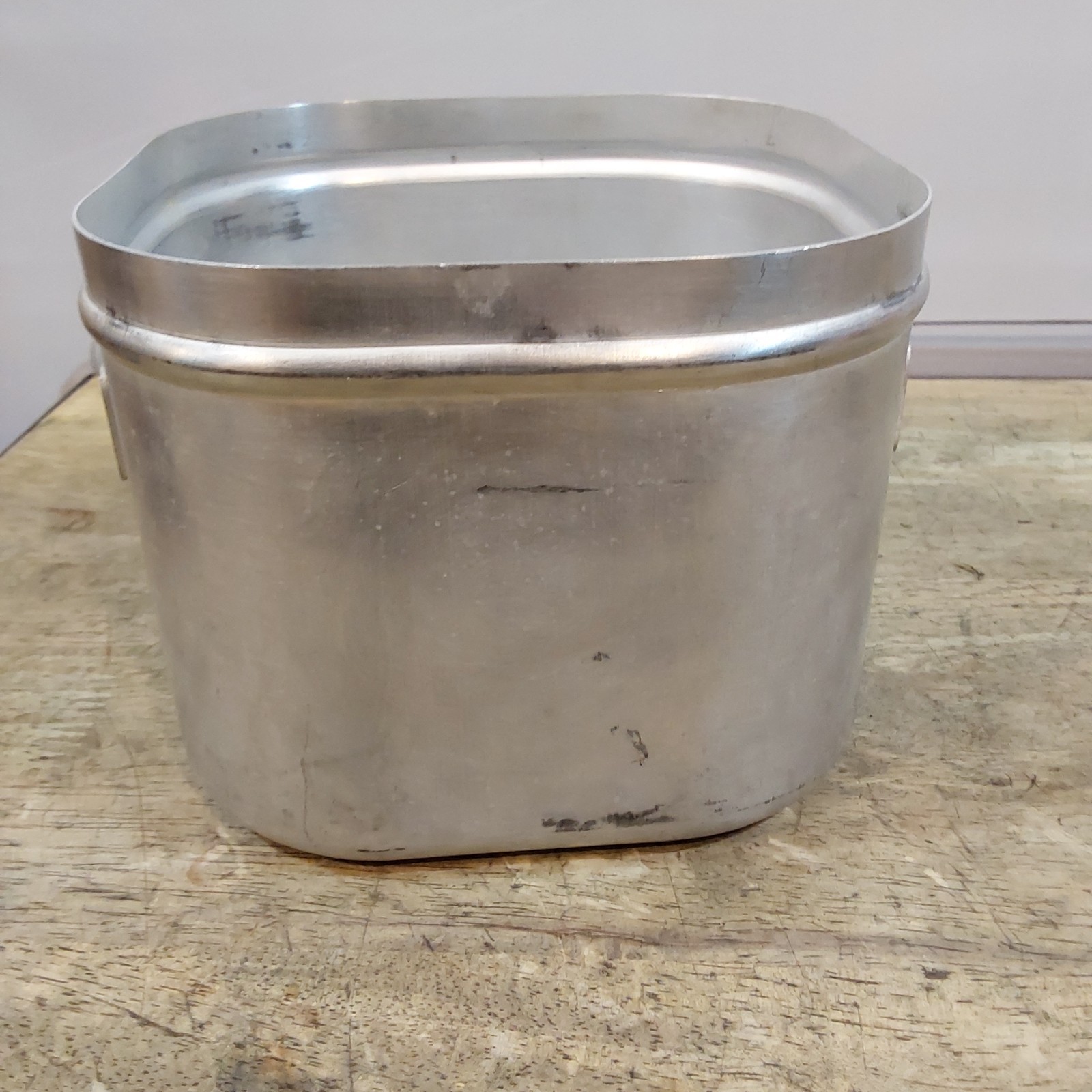 Coleman 501 502 Stove – Case BOTTOM Half – Cook Pot – Scuffs & Scratches