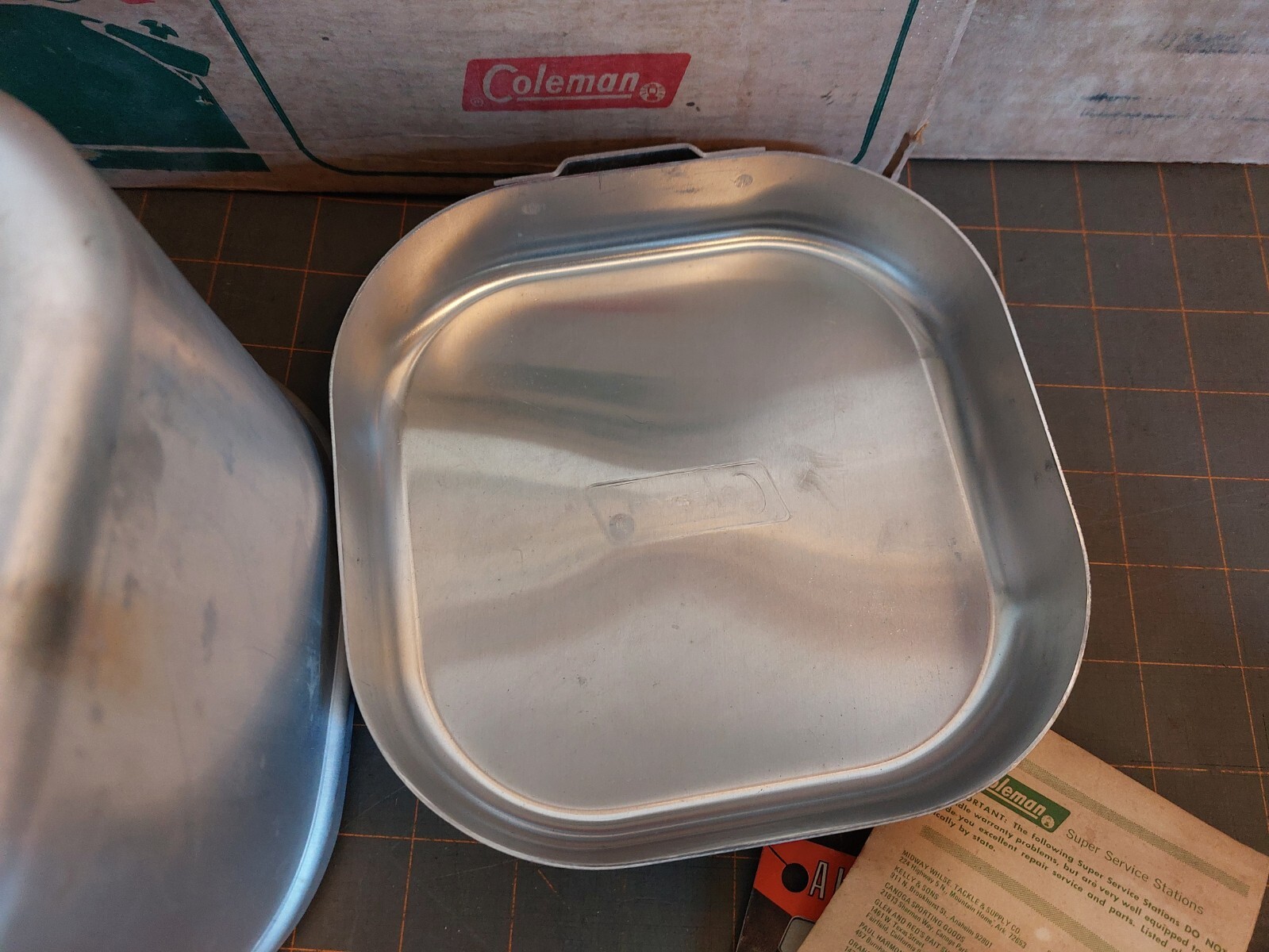 COLEMAN 502-700 SINGLE BURNER CAMP STOVE 1970 w BOX 502-800 Kit