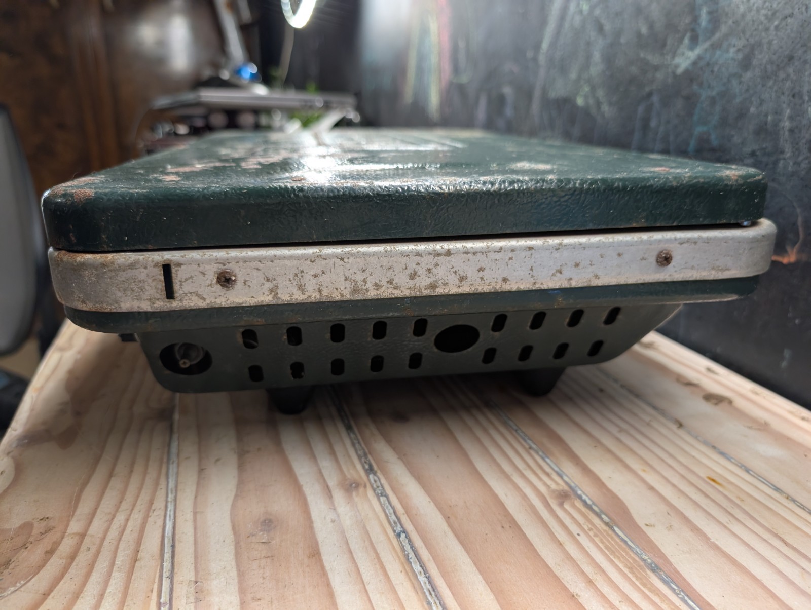 Coleman 9921 Portable Camp Stove Vintage Camping Cook Stove Metal Case