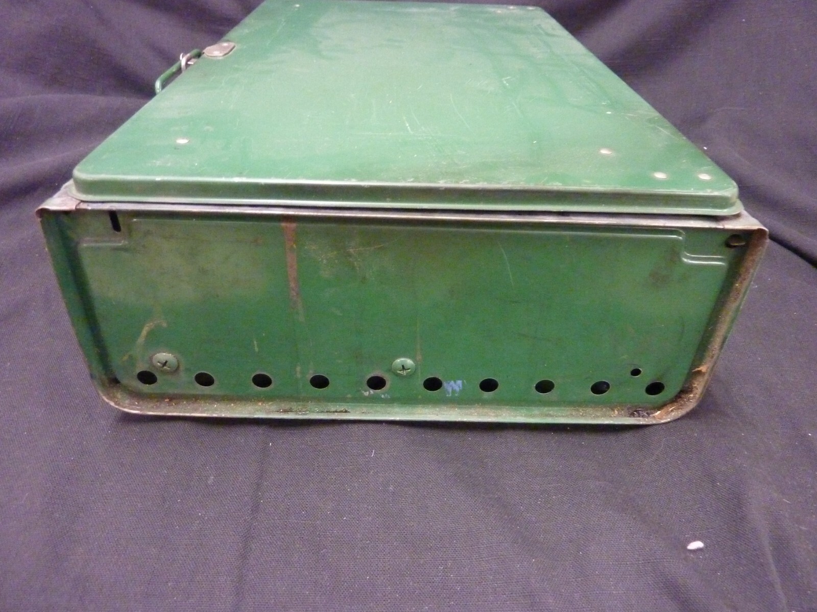 VINTAGE COLEMAN MODEL 425F GAS PORTABLE CAMP STOVE 2 BURNER GREEN
