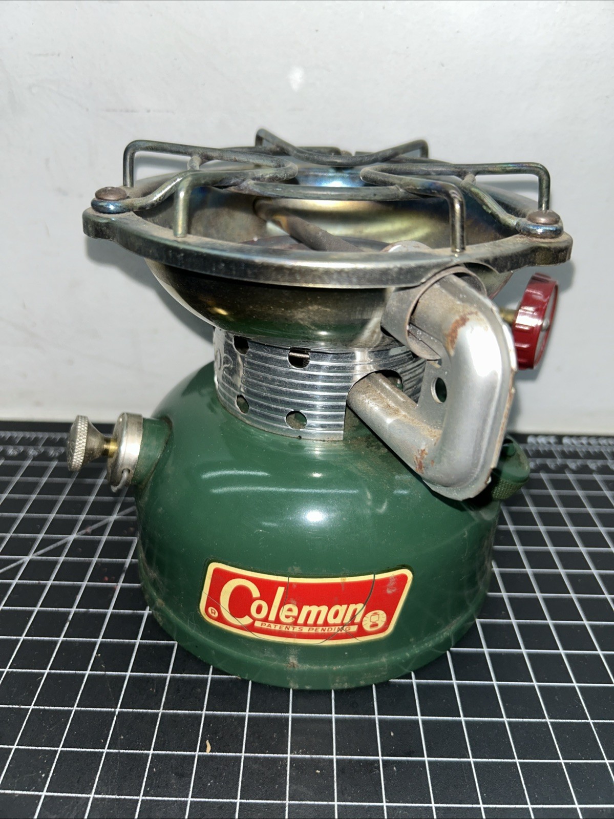 1967 COLEMAN SPORTSTER STOVE 502 W/ ALUMINUM CASE COOK POT