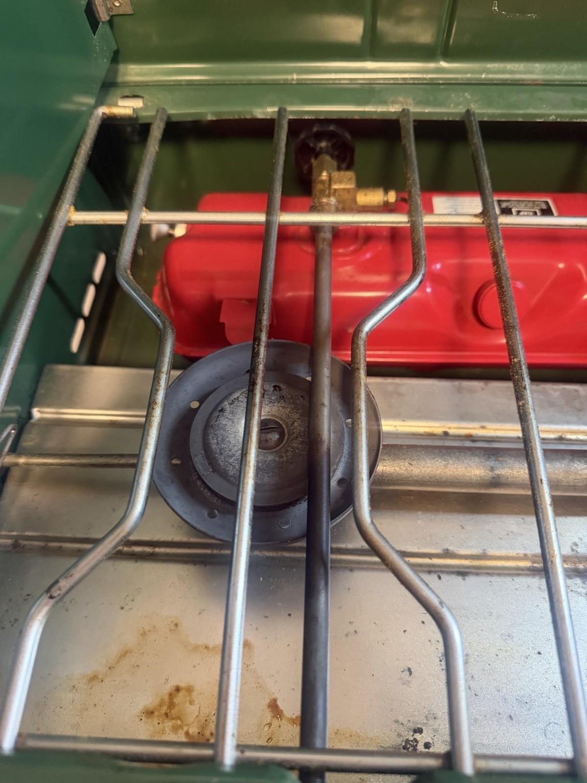 Coleman 413H Portable 2 Burner Gas Camping Stove Windscreens w/ Legs Red Tank