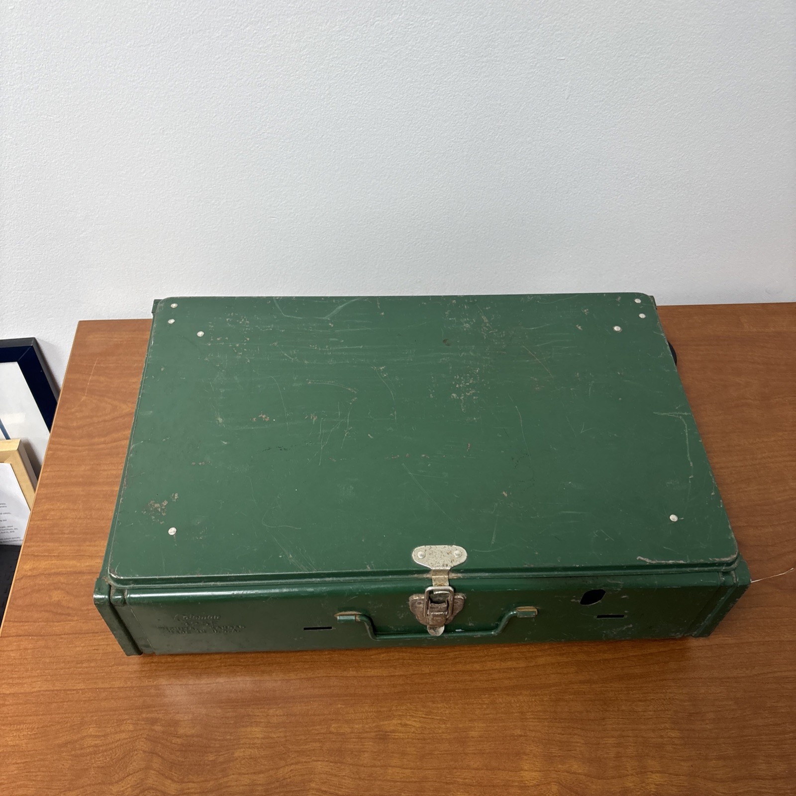 Vintage 1970s Coleman 2- Burner Camp Stove Model 425F499 w/ Original Box
