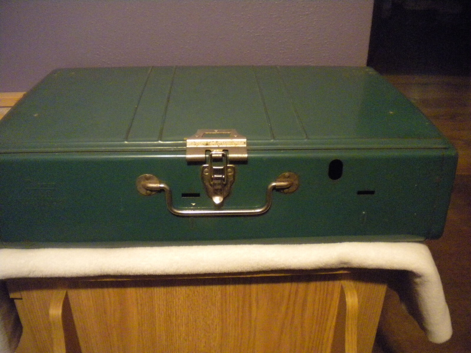 Coleman 2 Burner Camp Stove Model 413G Dated 5/70 Tested and Working