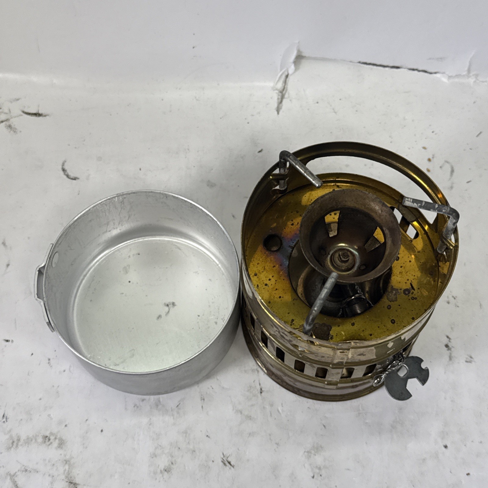 Vintage SVEA Optimus 123 Portable Brass Gas Stove W/ Key & Lid Sweden (AS-IS)