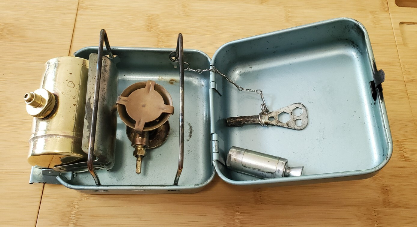 OPTIMUS 8R Vintage Swedish Portable Gasoline/White Gas Camp Stove in Clamshell