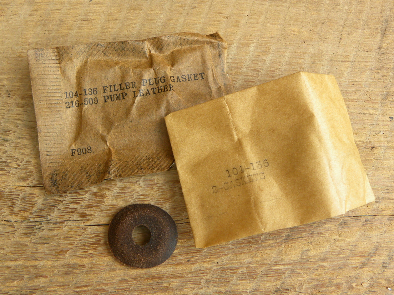Coleman 523 Military Stove Filler Plug Gasket / Pump Leather ( READ )