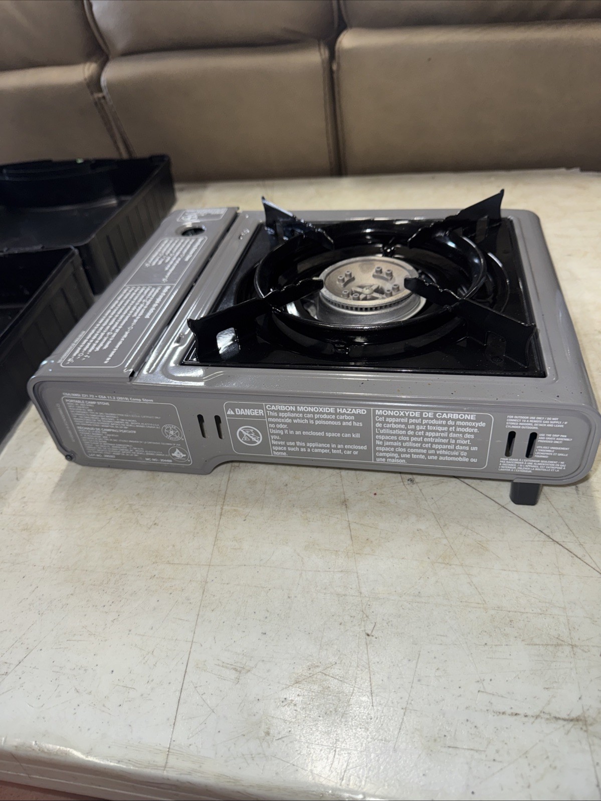 COLEMAN PORTABLE BUTANE CAMPING STOVE W/ CASE MODEL 2800 SERIES
