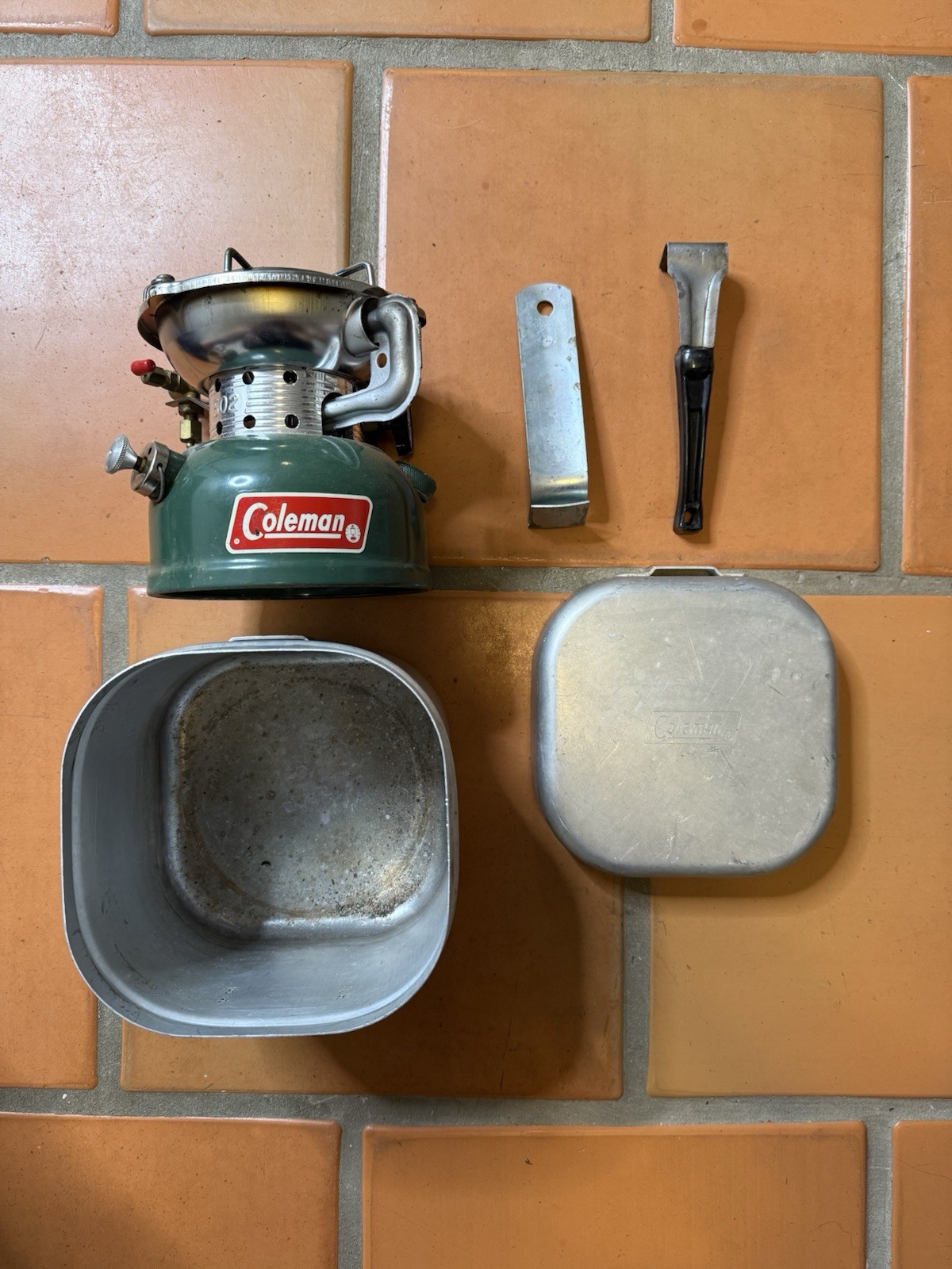 VINTAGE COLEMAN 502 CAMP STOVE WITH ALUMINUM CASE WICHITA KANSAS UNTESTED