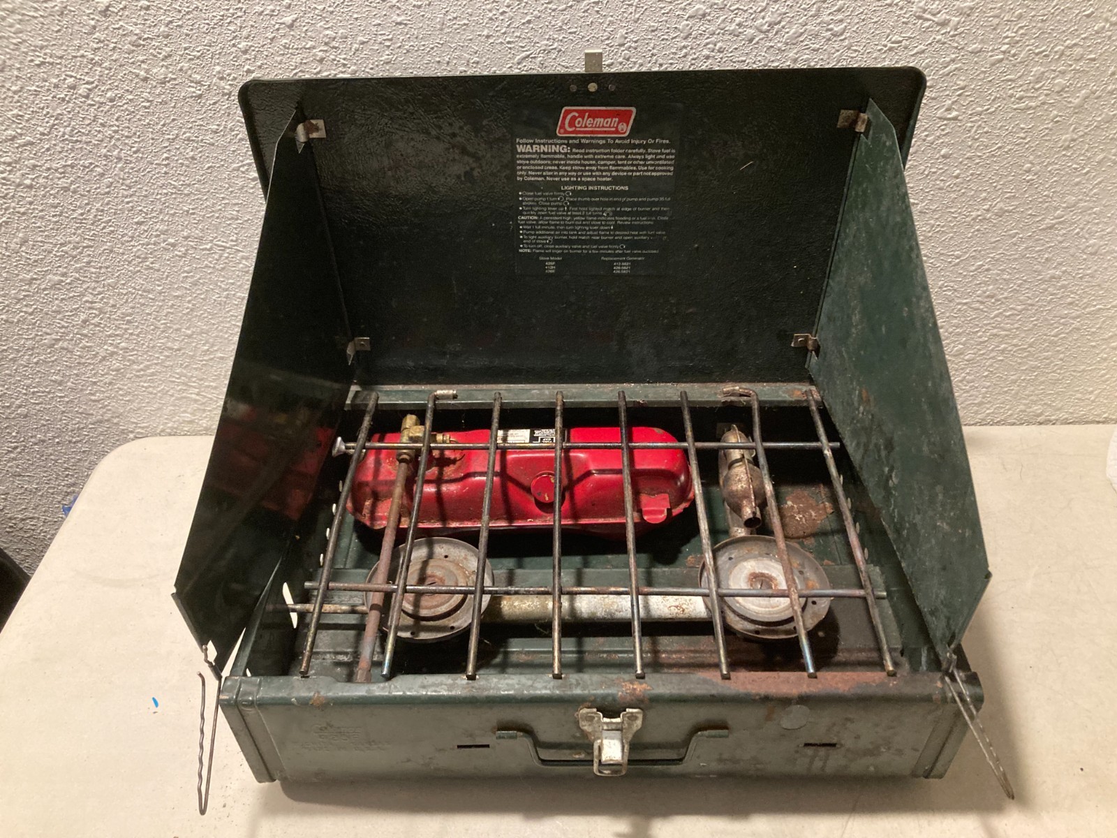 Vintage COLEMAN 425F DUAL BURNER CAMP STOVE