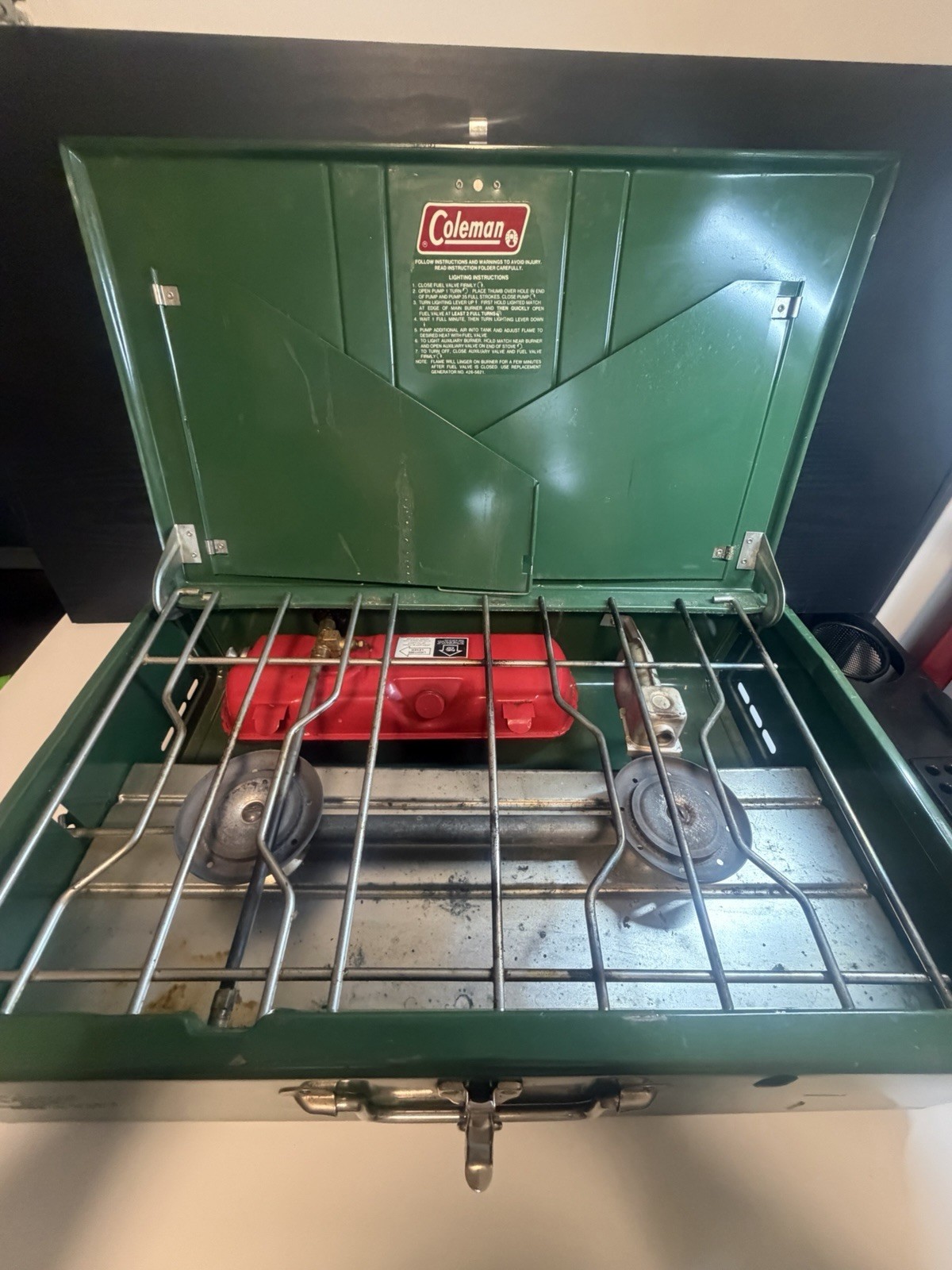 Coleman 413H Portable 2 Burner Gas Camping Stove Windscreens w/ Legs Red Tank