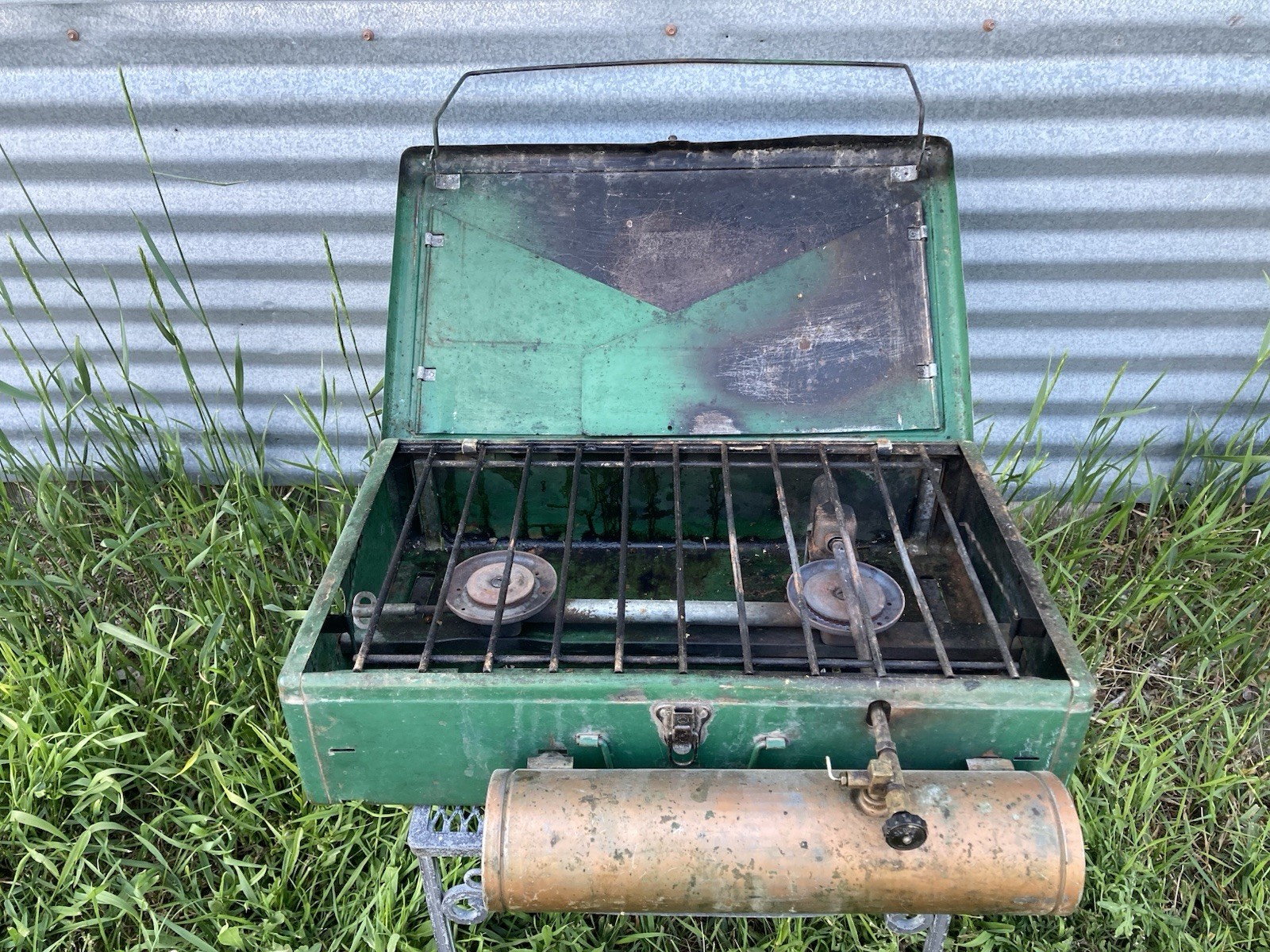 Rare, Vintage 1950s Coleman Model 413D Stove 2 Burner Classic w/Cylindrical Tank