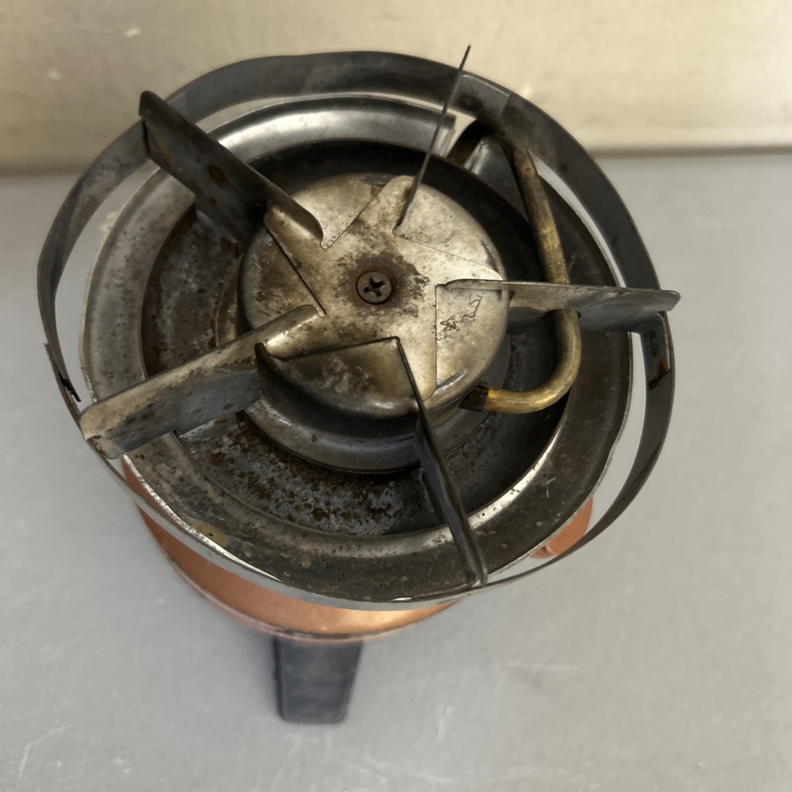 Coleman “Exponent” Multi Fuel Stove Model 550B (dented/ Peeled Paint)