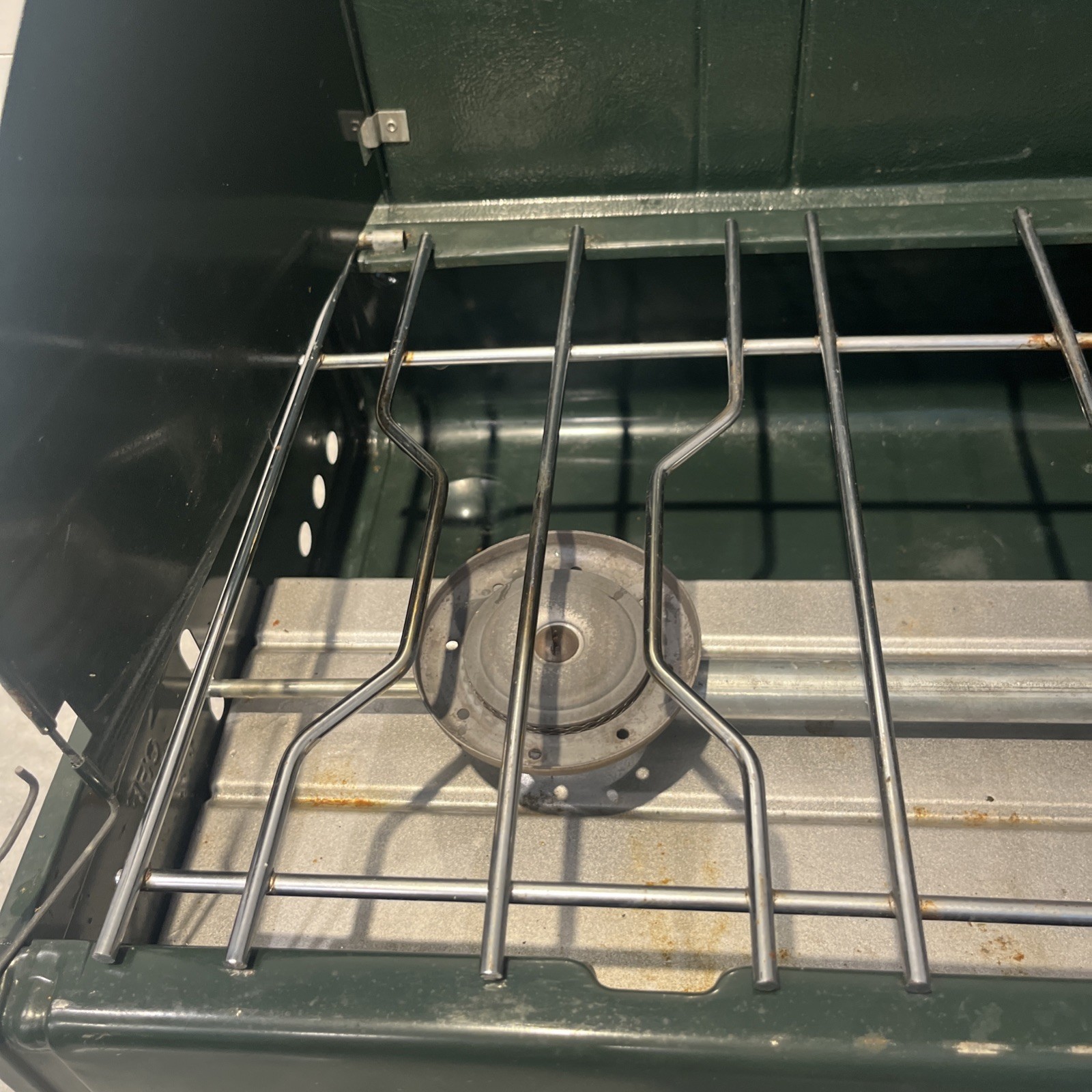 Vintage Coleman 413H / 2 Burner Gas Camp Stove Tested & Working!