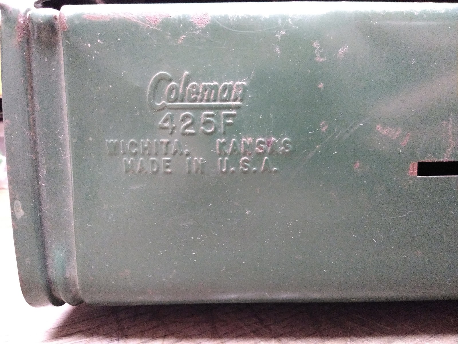 Vtg Coleman Model 425F 2 Burner Gas Fuel Green Portable Camping Stove 1984 USA!